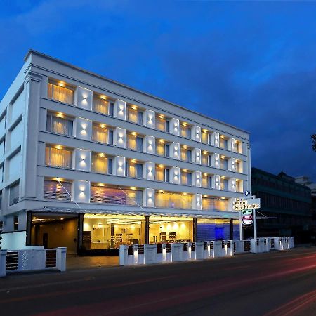 Hotel Renai Sreekrishna à Guruvāyūr Extérieur photo