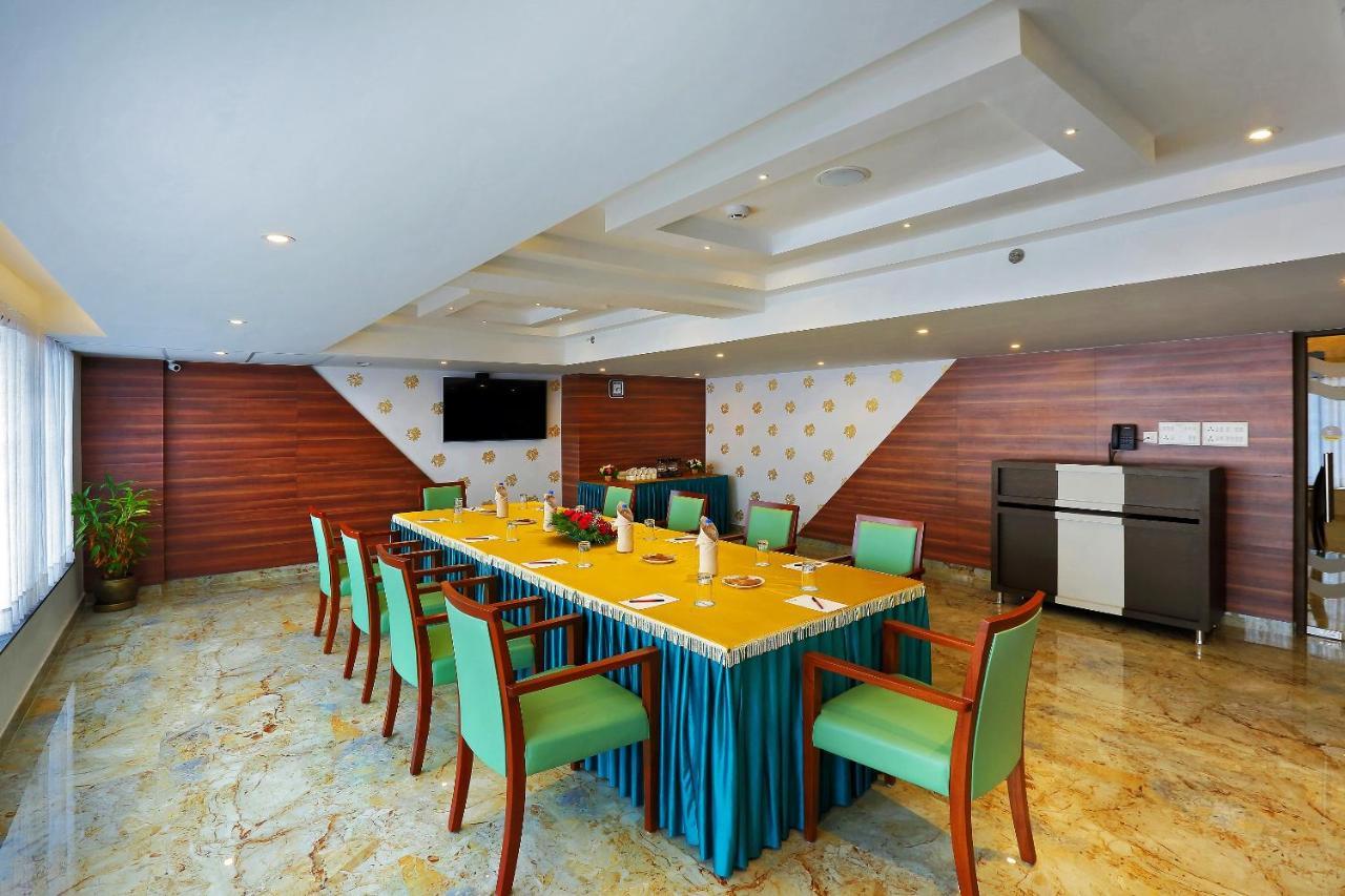 Hotel Renai Sreekrishna à Guruvāyūr Extérieur photo