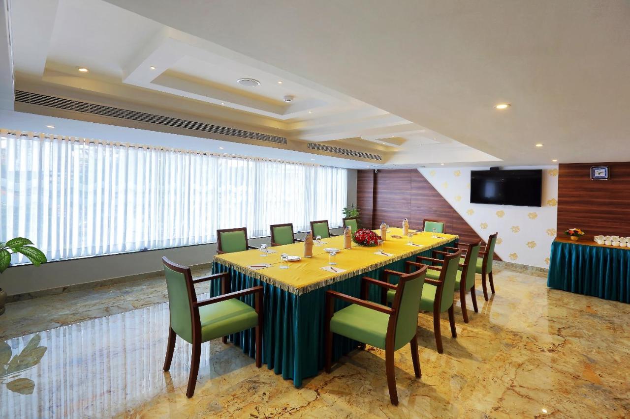 Hotel Renai Sreekrishna à Guruvāyūr Extérieur photo