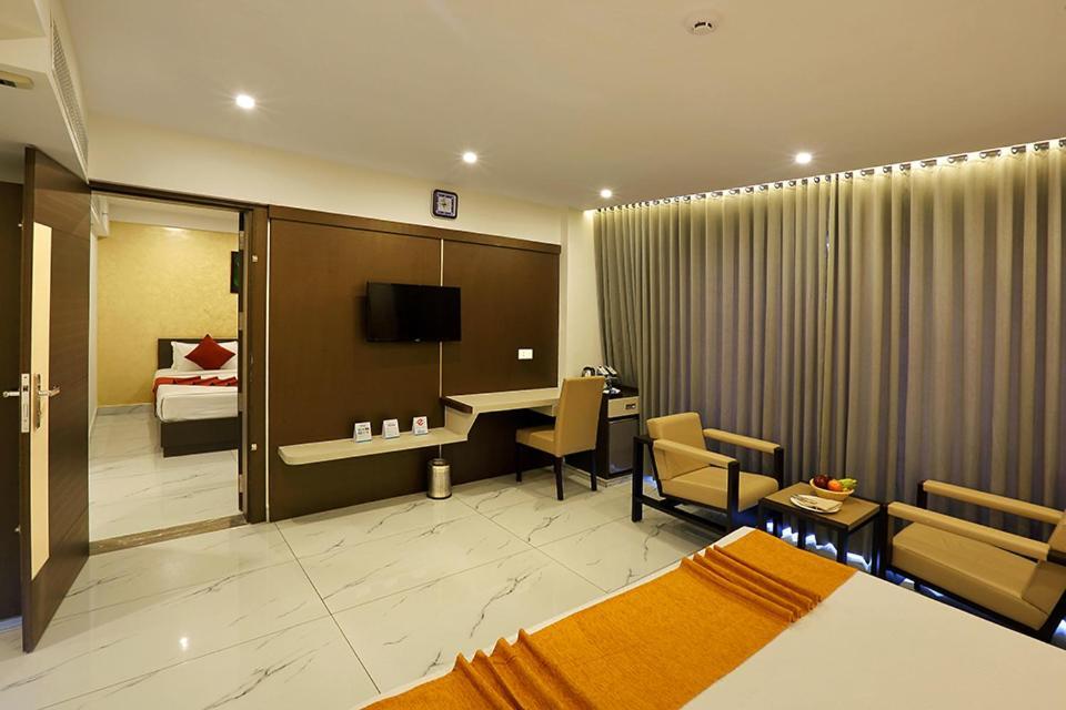 Hotel Renai Sreekrishna à Guruvāyūr Extérieur photo