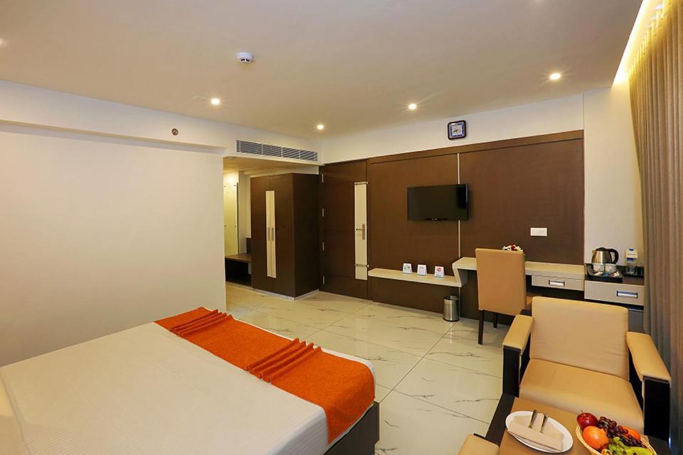 Hotel Renai Sreekrishna à Guruvāyūr Extérieur photo